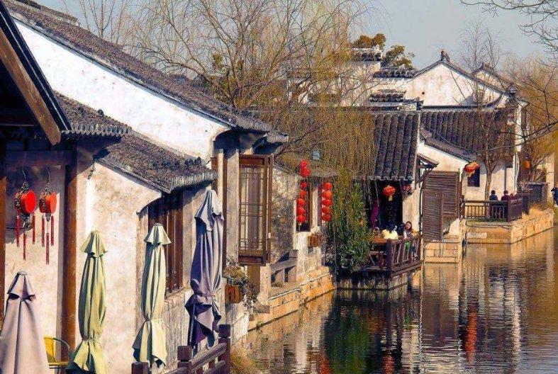 鲜奶运输车找不同